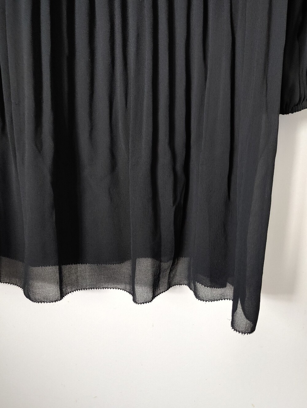 Aritzia Wilfred Daydreamer Mini Dress Size Medium Black Pleats - Picture 15 of 16